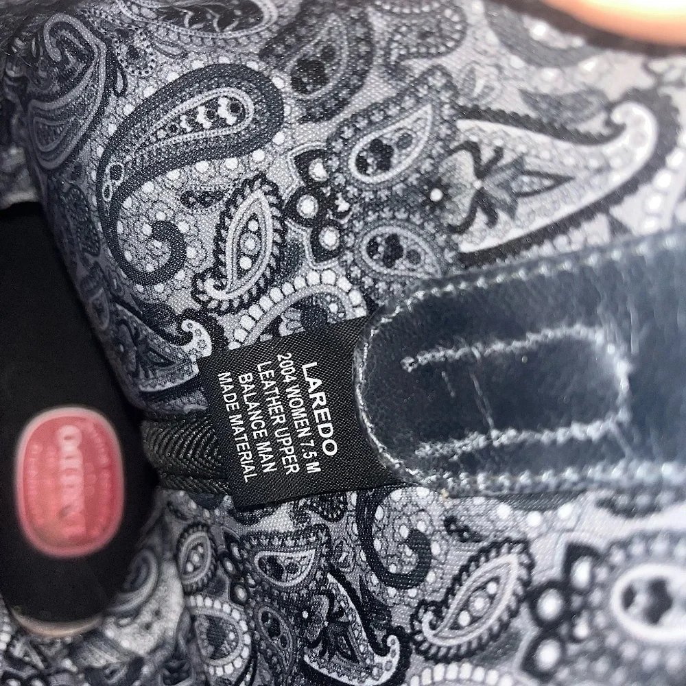 LAREDO WOMEN'S CHIC WESTERN BOOTS - BROAD SQUARE TOE BLUE WESTERN BOOTS - Picture 4 of 6